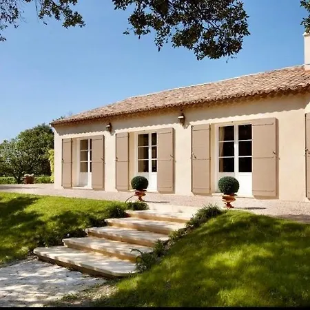 Elegance Et Simplicite Au Coeur Des Vignes