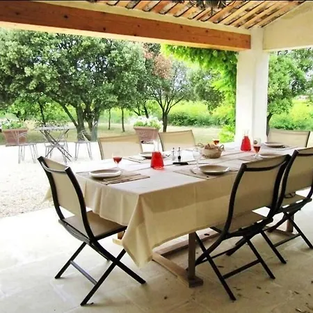 Elegance Et Simplicite Au Coeur Des Vignes Villa